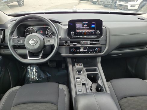 Used 2024 Nissan Pathfinder S FWD image 16