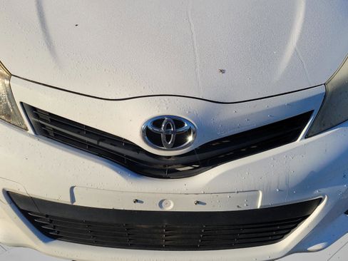 Used 2014 Toyota Yaris L image 20