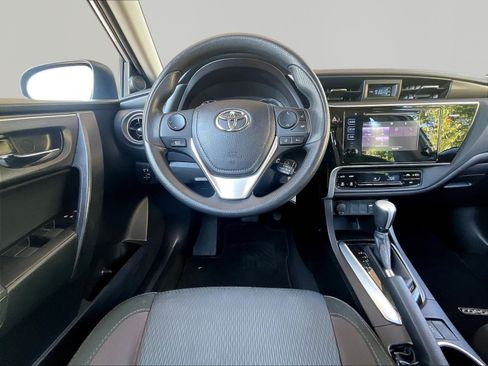 Used 2017 Toyota Corolla LE FWD image 8