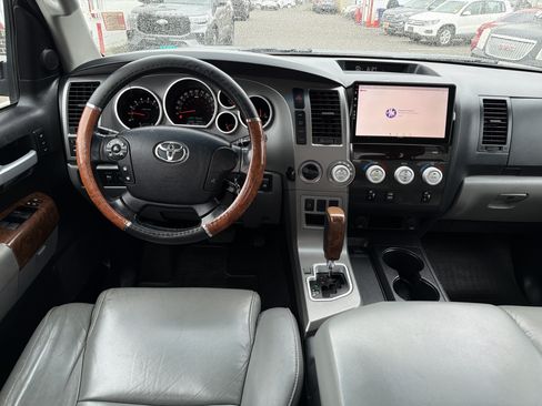 Used 2013 Toyota Tundra Limited w/ Memory Pkg AWD/4WD image 10