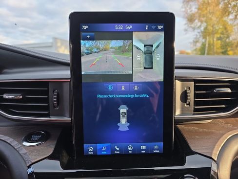 Used 2022 Ford Explorer Platinum w/ Equipment Group 601A image 25