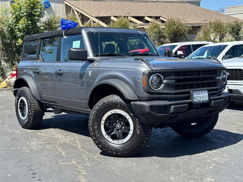 Certified 2022 Ford Bronco 4-Door w/ Sasquatch Package AWD/4WD image 2