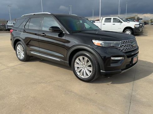 Used 2021 Ford Explorer Limited w/ Equipment Group 301A image 9