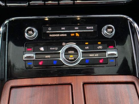 Used 2020 Lincoln Navigator L Reserve w/ Equipment Group 208A Reserve image 26