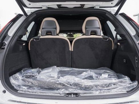 New 2026 Volvo XC90 B6 Ultra w/ Lounge Package image 9