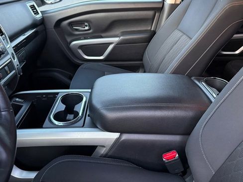 Used 2019 Nissan Titan SV w/ SV Convenience Package image 24