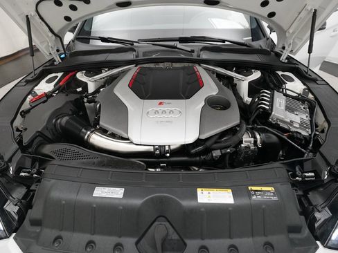 Used 2023 Audi RS 5 w/ Black Optic Carbon Package image 33