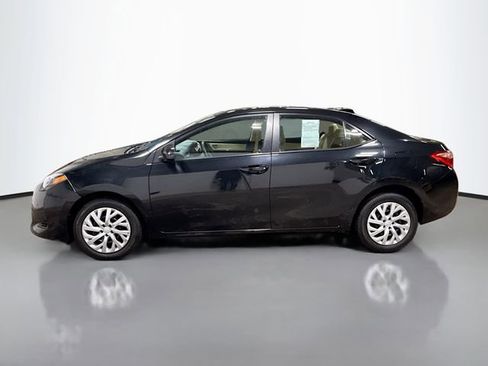 Used 2018 Toyota Corolla LE FWD image 10