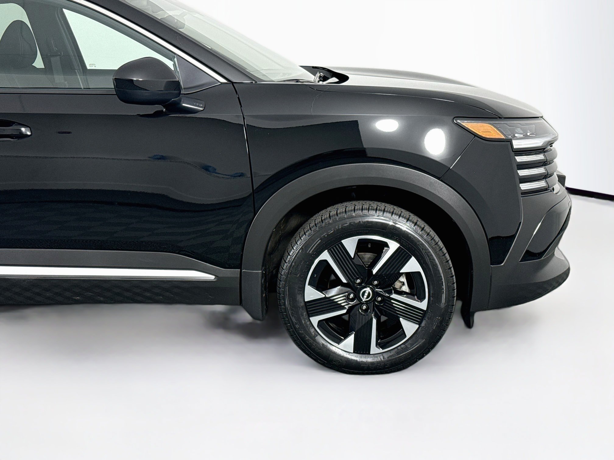 Used 2025 Nissan Kicks SV AWD/4WD image 44