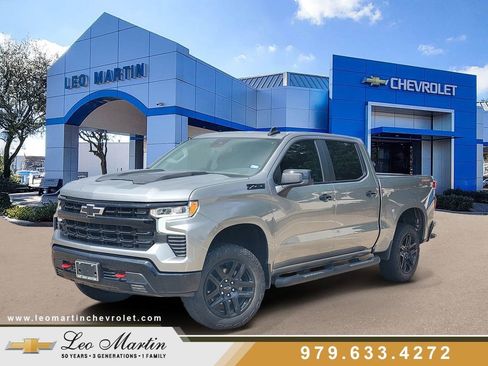 Used 2024 Chevrolet Silverado 1500 LT Trail Boss w/ Convenience Package II AWD/4WD image 1