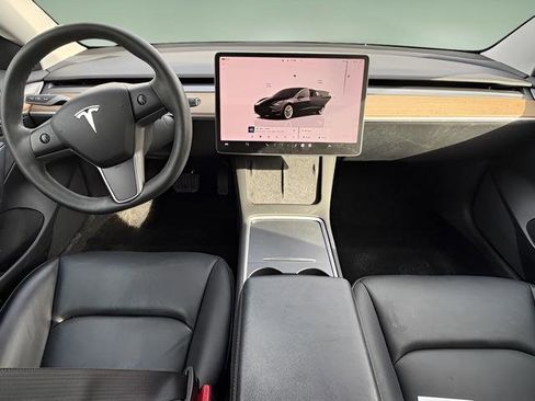 Used 2023 Tesla Model 3 Standard Range image 3