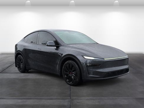 Used 2026 Tesla Model Y Long Range AWD/4WD image 2