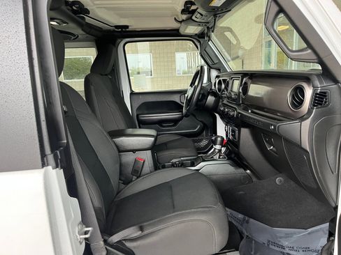 Used 2018 Jeep Wrangler Sport S image 19