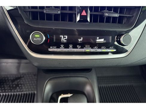 Used 2025 Toyota Corolla LE image 22