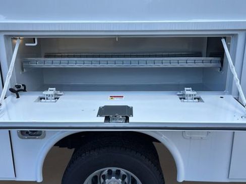 New 2025 Chevrolet Express 3500 w/ Power Convenience Package image 21