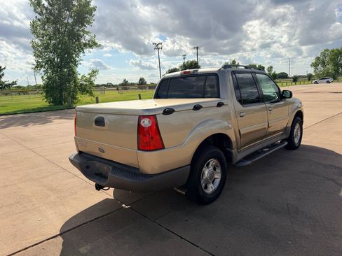 Used 2002 Ford Explorer Sport Trac 2WD image 25