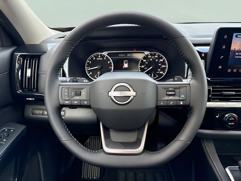 New 2026 Nissan Pathfinder SV w/ SV Premium Package FWD image 14