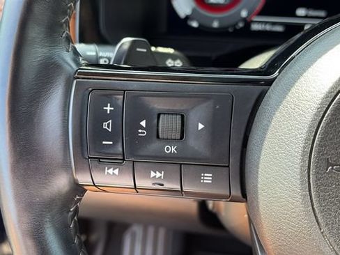 Used 2024 Nissan Pathfinder Platinum AWD/4WD image 15