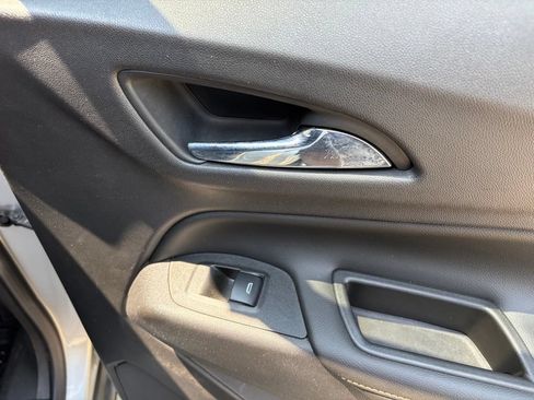 Used 2020 Chevrolet Equinox Premier FWD image 34