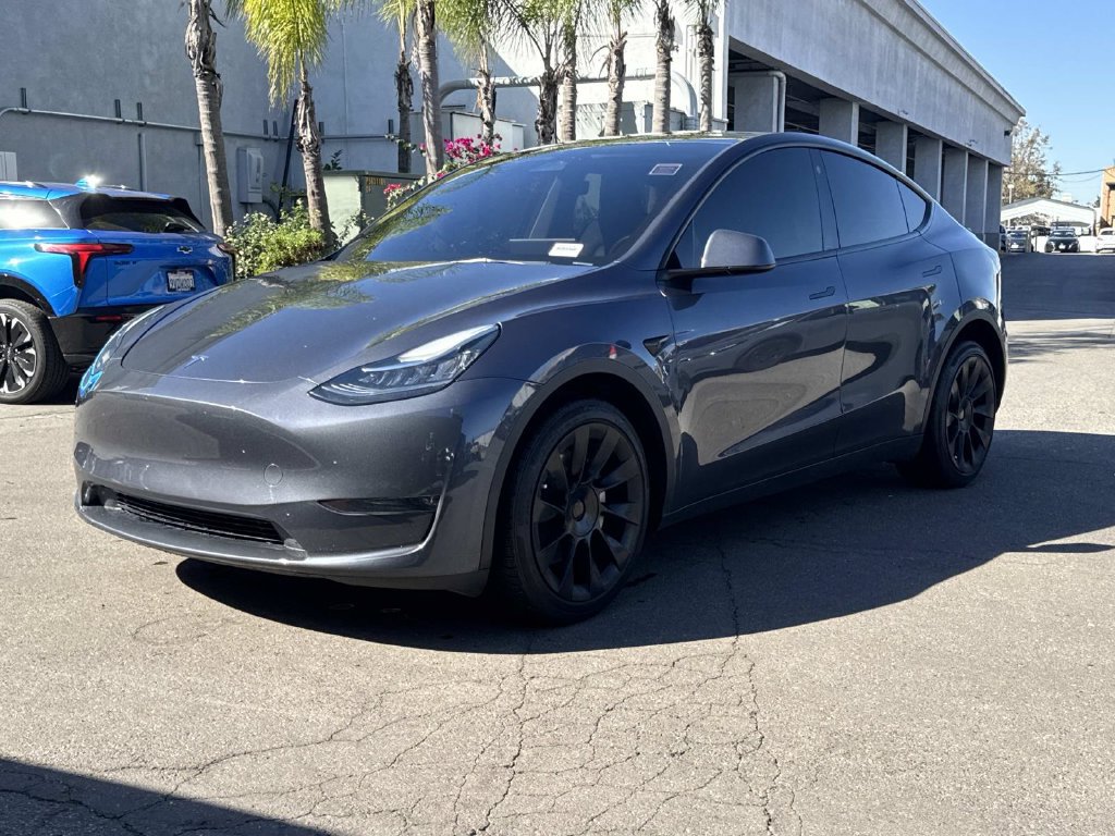 Used 2023 Tesla Model Y Long Range AWD/4WD image 5