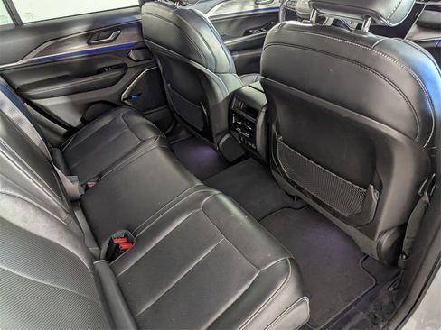 Used 2023 Jeep Grand Cherokee Overland image 30