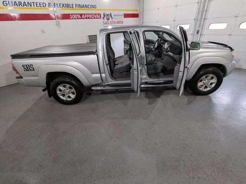 Used 2005 Toyota Tacoma PreRunner image 16