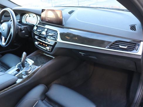 Used 2019 BMW 530i w/ Convenience Package image 42