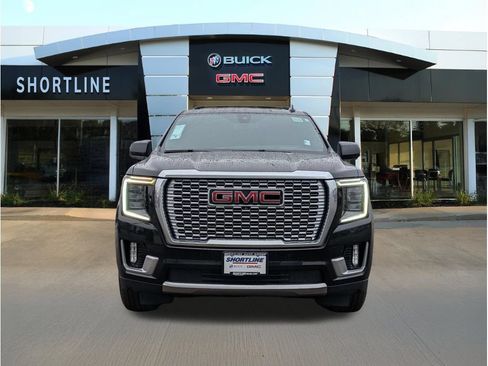 Used 2021 GMC Yukon XL Denali AWD/4WD image 9