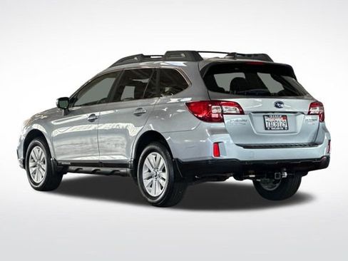 Used 2017 Subaru Outback 2.5i Premium image 7