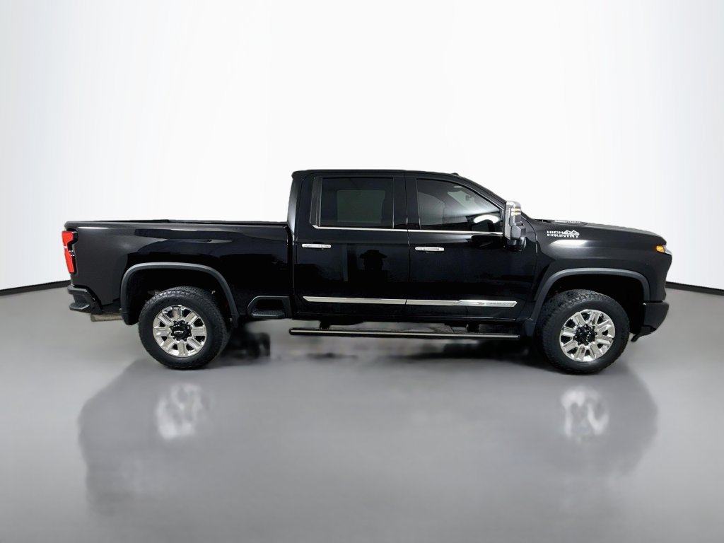 Used 2024 Chevrolet Silverado 2500 High Country w/ High Country Premium Package AWD/4WD image 8