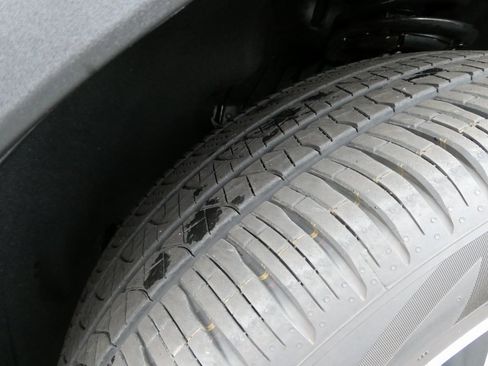 Used 2025 Ford Explorer Platinum w/ Ultimate Package image 12