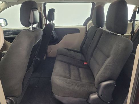 Used 2016 Dodge Grand Caravan American Value Package w/ UConnect Hands-Free Group image 18