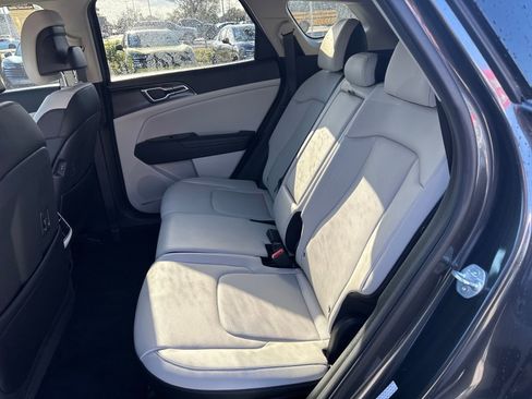 Used 2024 Kia Sportage EX image 25