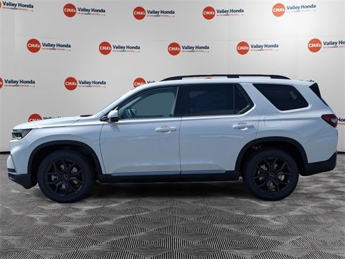 New 2025 Honda Pilot Touring image 8