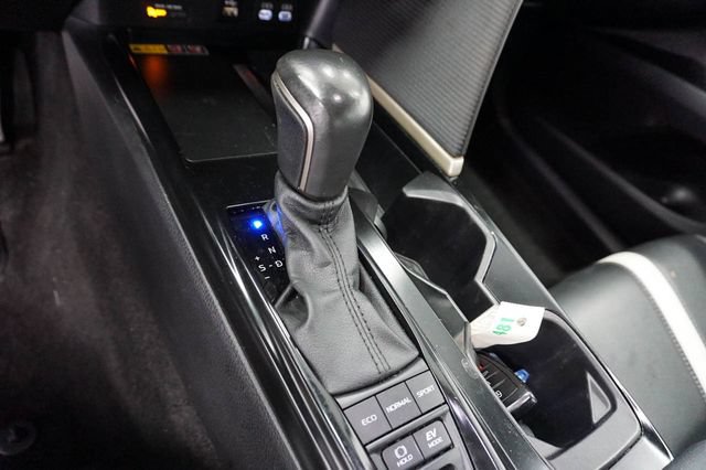 Used 2025 Toyota Camry SE FWD image 14