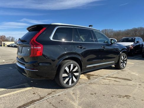 Certified 2024 Volvo XC90 T8 Plus w/ Protection Package Premier image 7