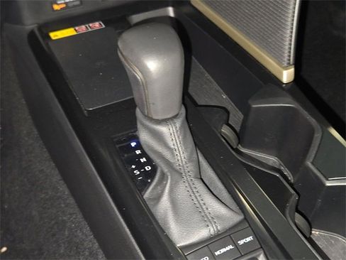 Used 2025 Toyota Camry SE image 19