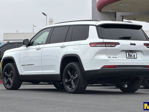 Used 2023 Jeep Grand Cherokee L Laredo AWD/4WD image 6