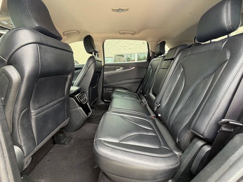 Used 2022 Lincoln Nautilus AWD w/ Premium Package image 12