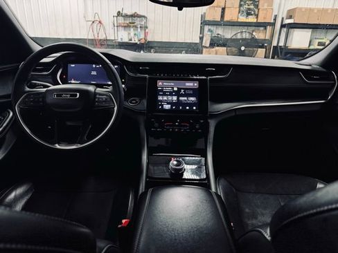 Used 2023 Jeep Grand Cherokee Altitude image 22