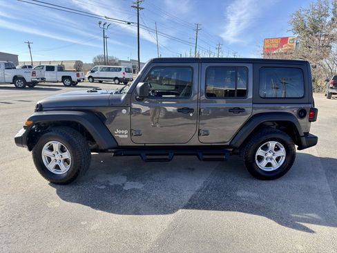 Used 2020 Jeep Wrangler Unlimited Sport S image 2