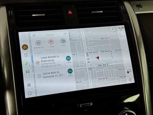 Used 2025 Land Rover Discovery Dynamic SE image 16