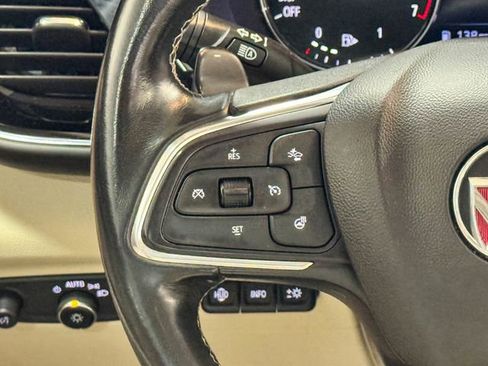 Used 2022 Buick Envision Avenir w/ Technology Package II image 36