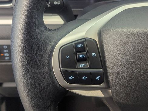 Certified 2022 Ford Explorer XLT w/ Equipment Group 202A image 15