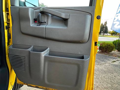 Used 2019 Chevrolet Express 2500 image 26