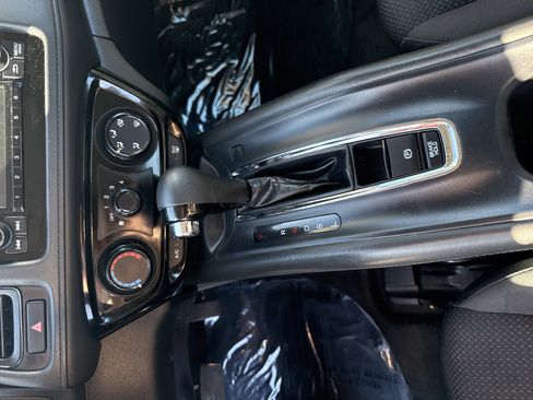 Used 2021 Honda HR-V LX image 28