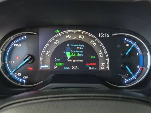 Used 2025 Toyota RAV4 XLE AWD/4WD image 18