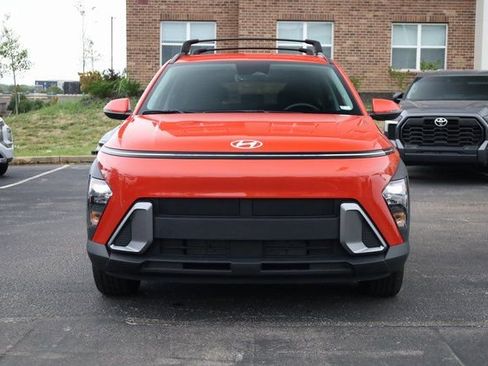 Used 2025 Hyundai Kona SEL image 3