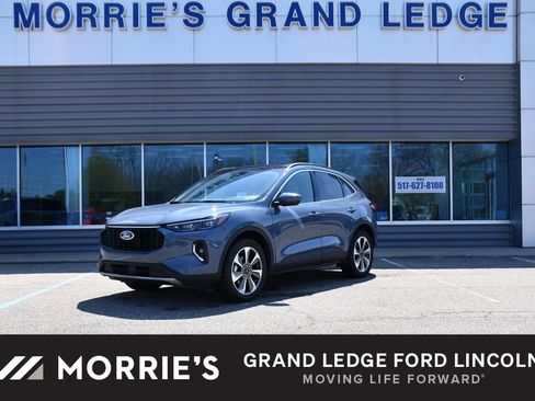 Used 2023 Ford Escape Platinum w/ Premium Technology Package AWD/4WD image 1