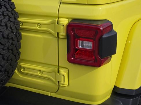 Used 2023 Jeep Wrangler Unlimited Rubicon 392 w/ Trailer Tow Package AWD/4WD image 13